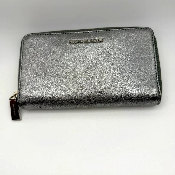 Michael Kors Large Smartphone Wallet - Metallic Silver Glitter - Picture 2 of 13